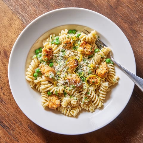 Garlic Butter Chicken & Pea Pasta